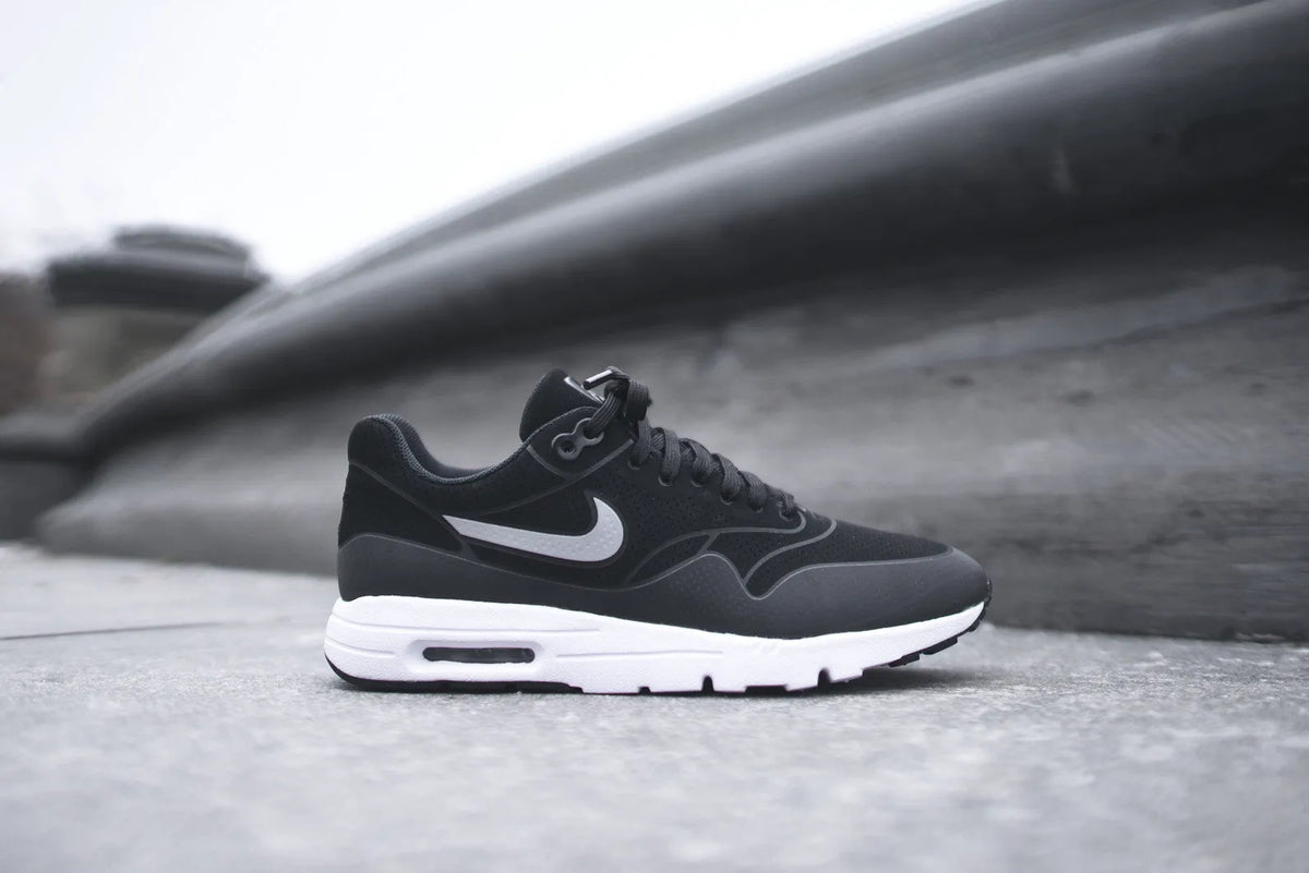 Nike WMNS Air Max 1 Ultra Moire - Black / Metallic Silver