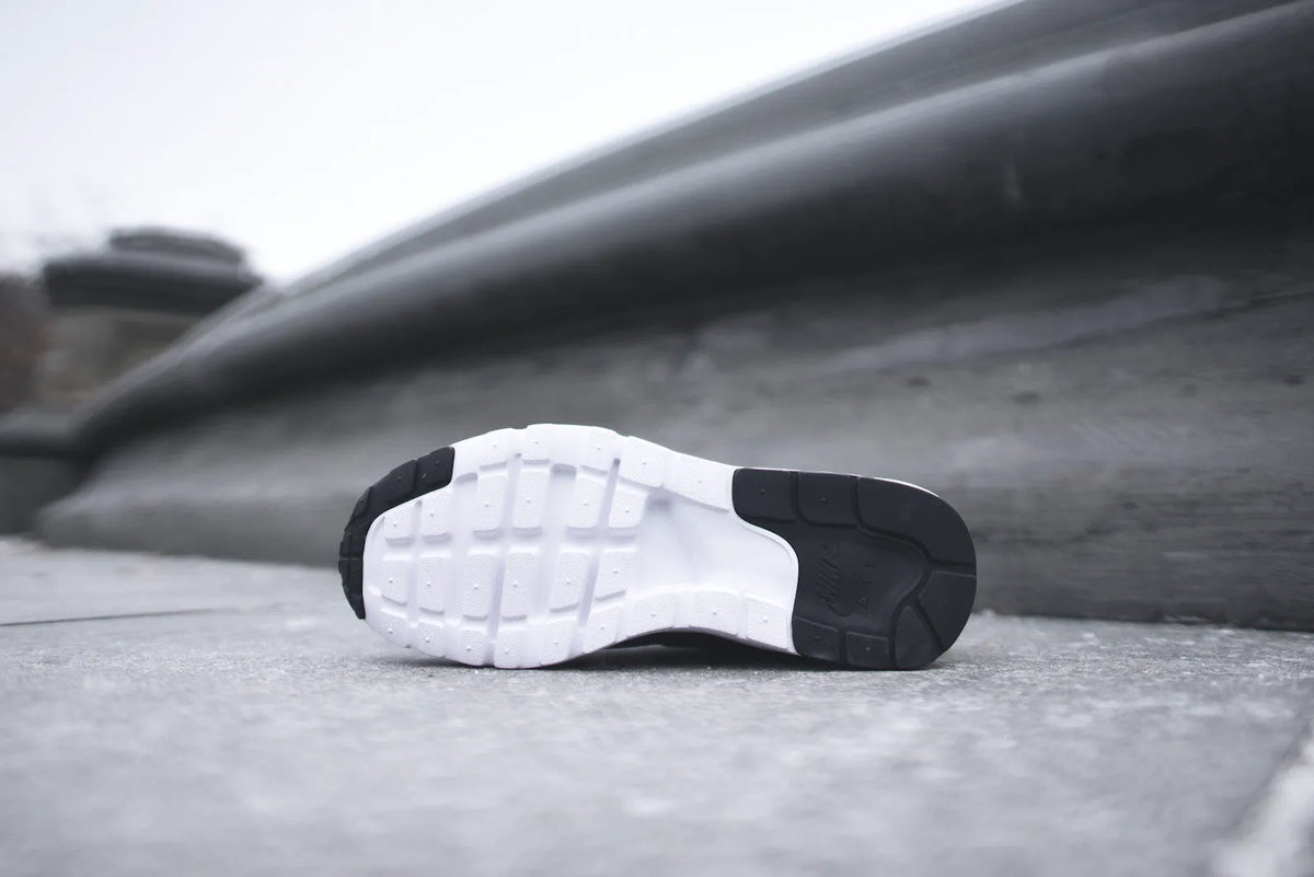 Nike WMNS Air Max 1 Ultra Moire - Black / Metallic Silver